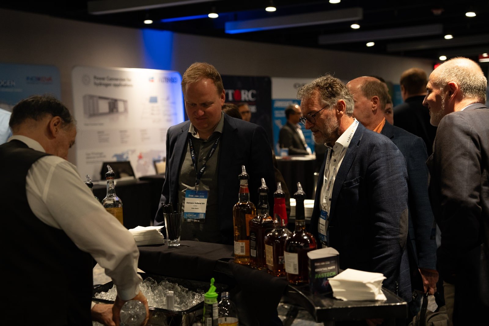 American Hydrogen Forum delegates networking at cocktail party