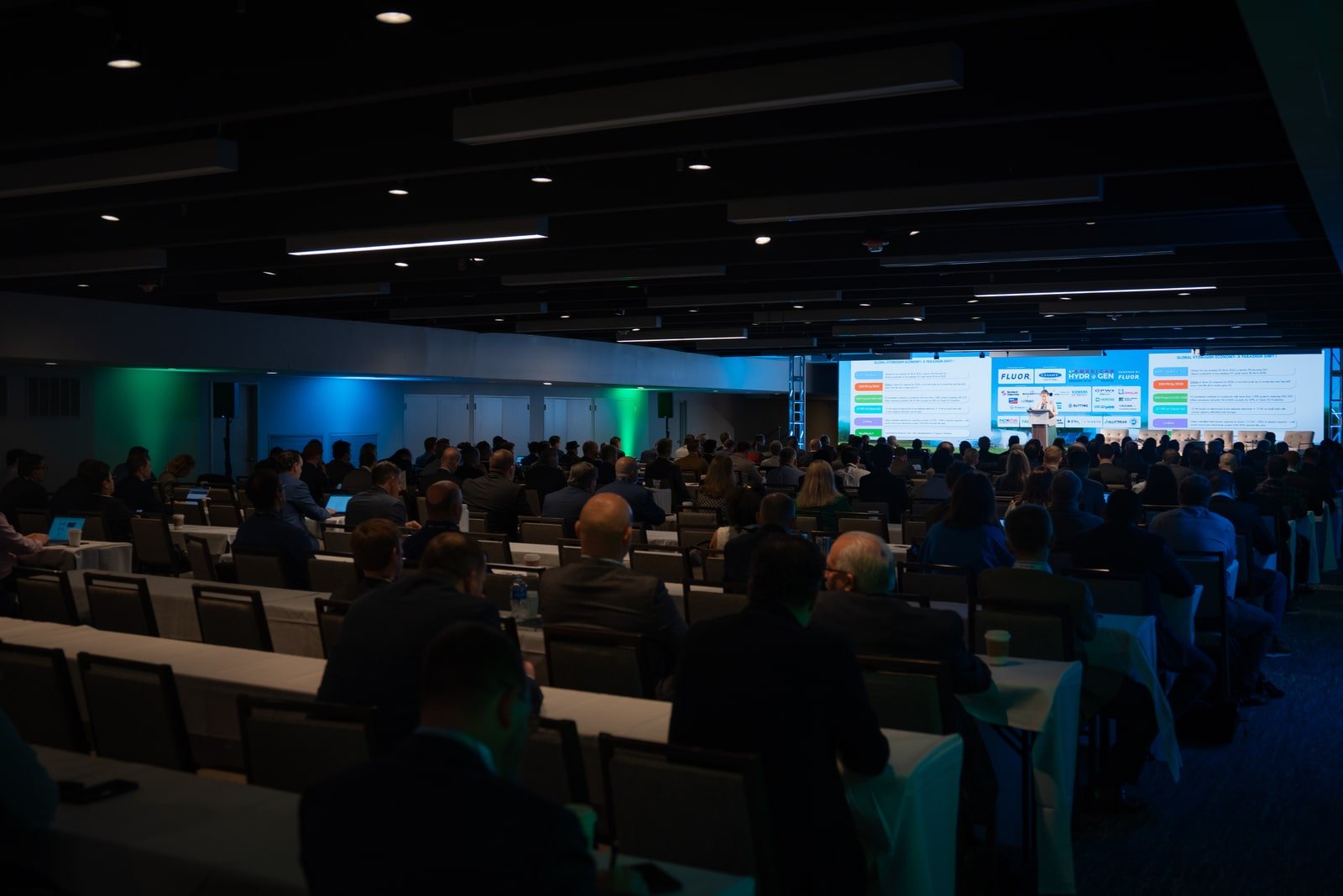 crowd at american hydrogen forum