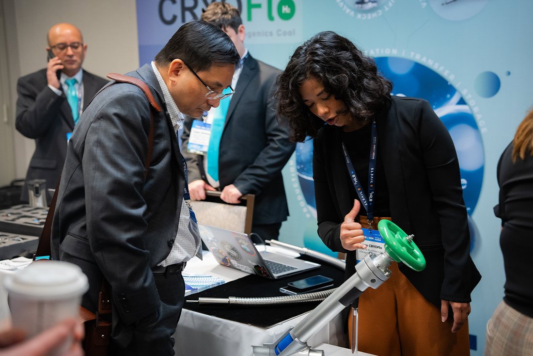 networking moment  at american hydrogen forum